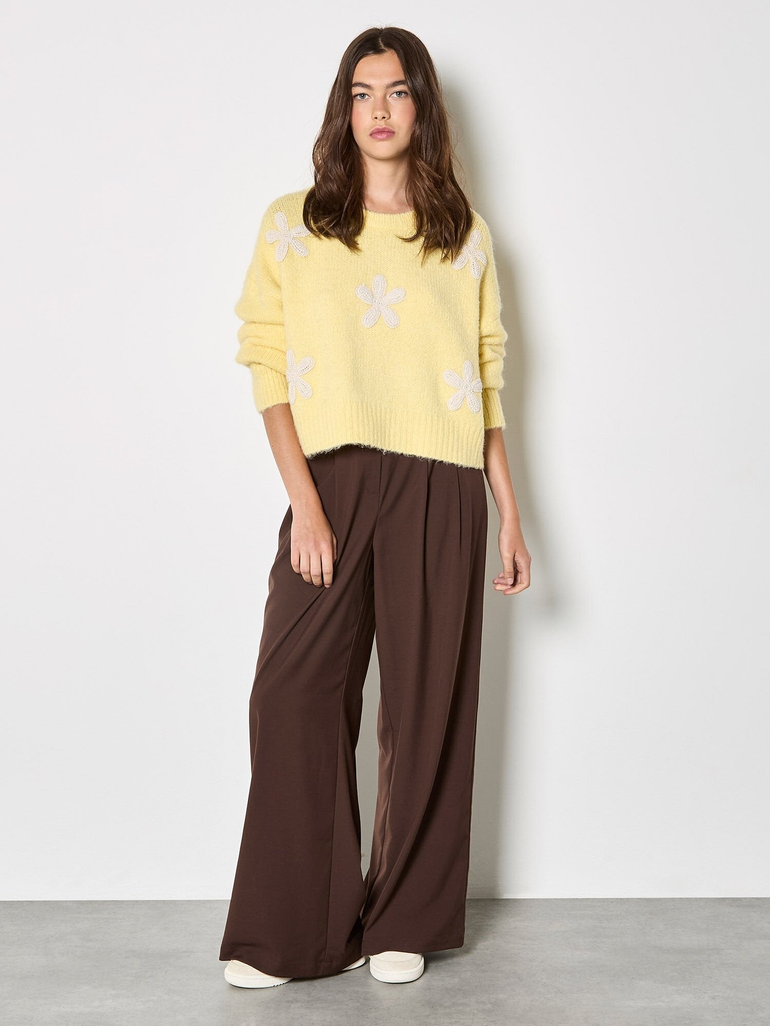 APRICOT - Daisy Applique Chunky Knit Jumper - X187812 - Boutique Bubbles
