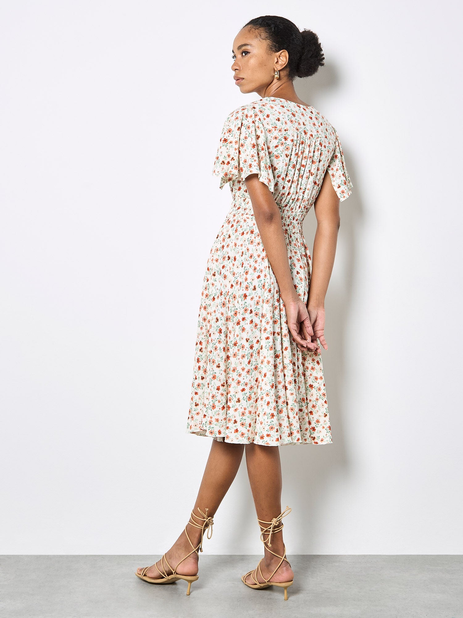 APRICOT - Ditsy Floral Midi Dress - X182688 - Boutique Bubbles