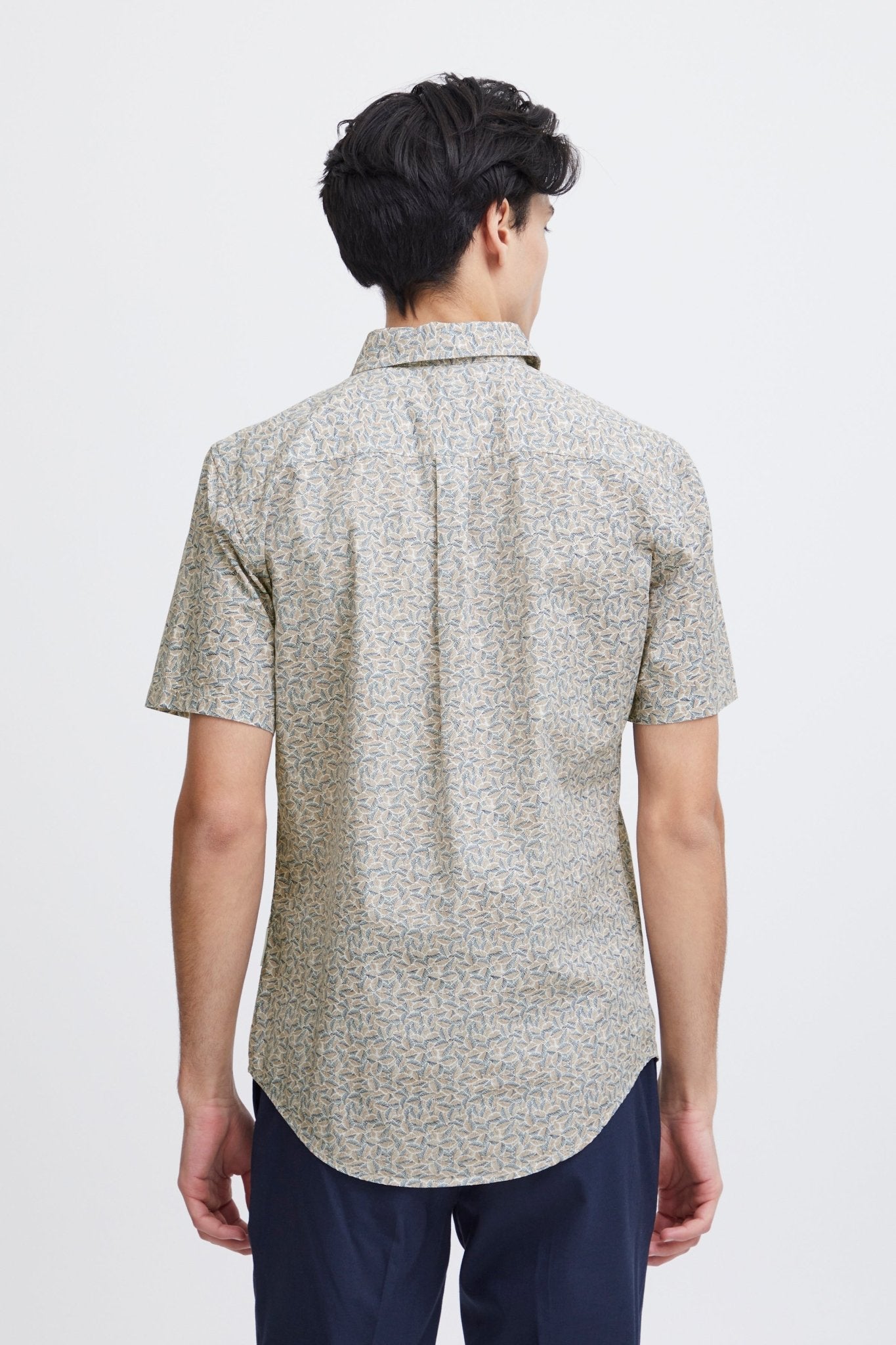 CASUAL FRIDAY - CFAnton SS AOP Leaves shirt - 20505069 - Boutique Bubbles