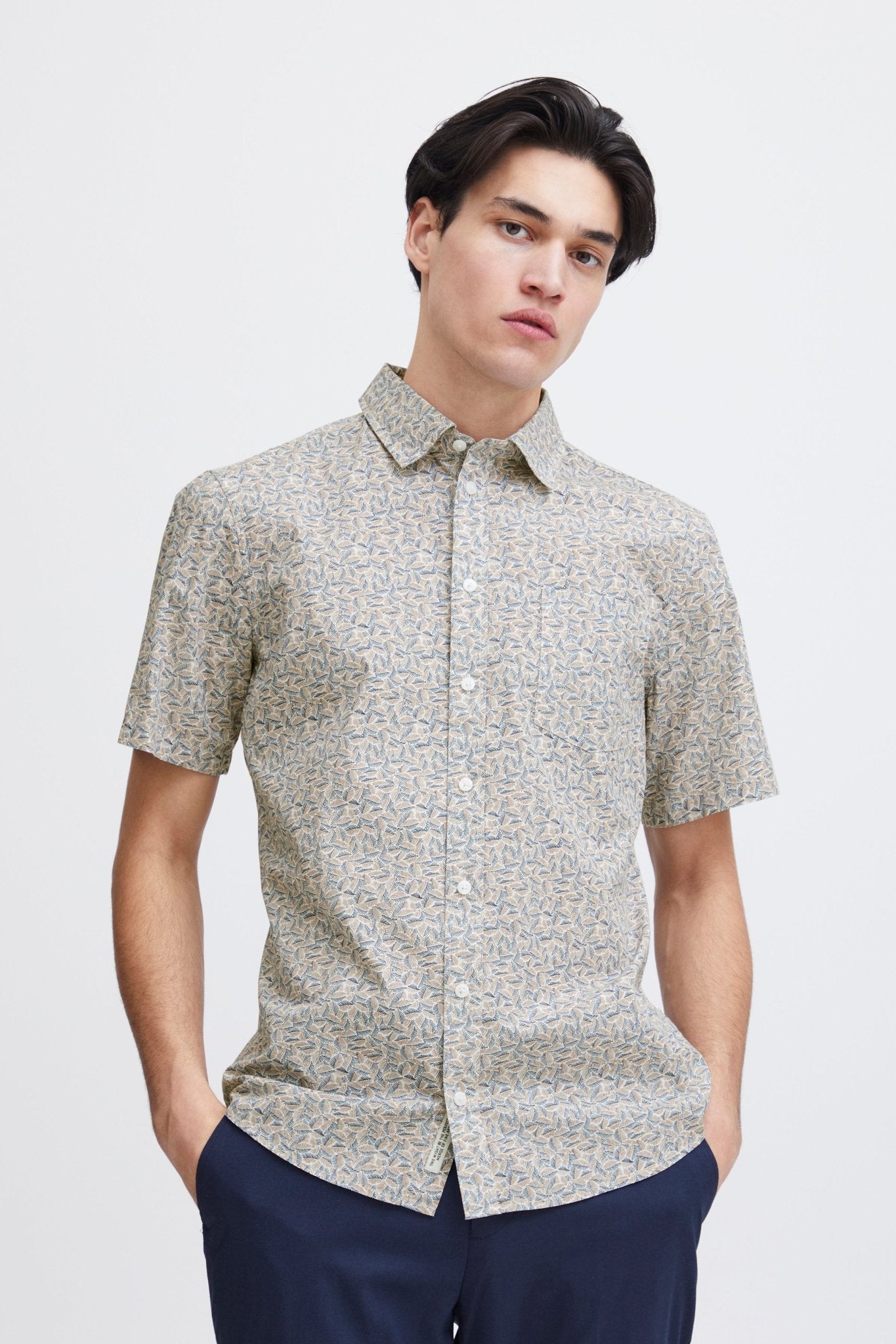 CASUAL FRIDAY - CFAnton SS AOP Leaves shirt - 20505069 - Boutique Bubbles