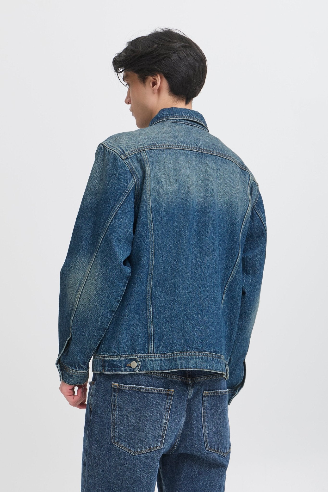 CASUAL FRIDAY - MAXEMIL0222 relaxed denim jacket - 20505563 - Boutique Bubbles