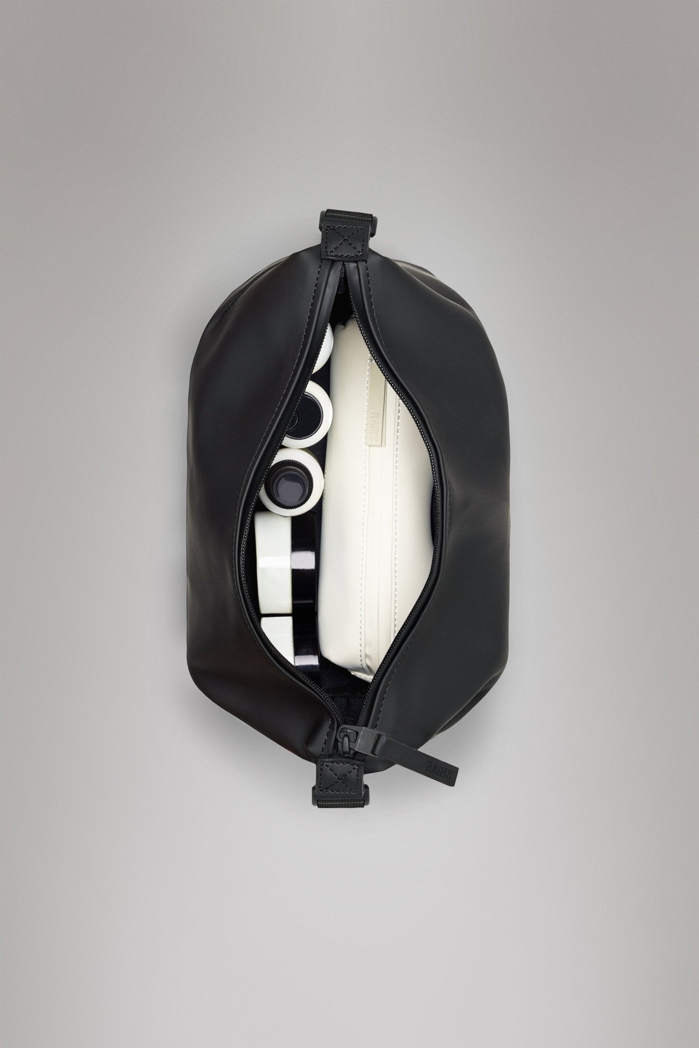 RAINS HILO Wash Bag W3 - Boutique Bubbles