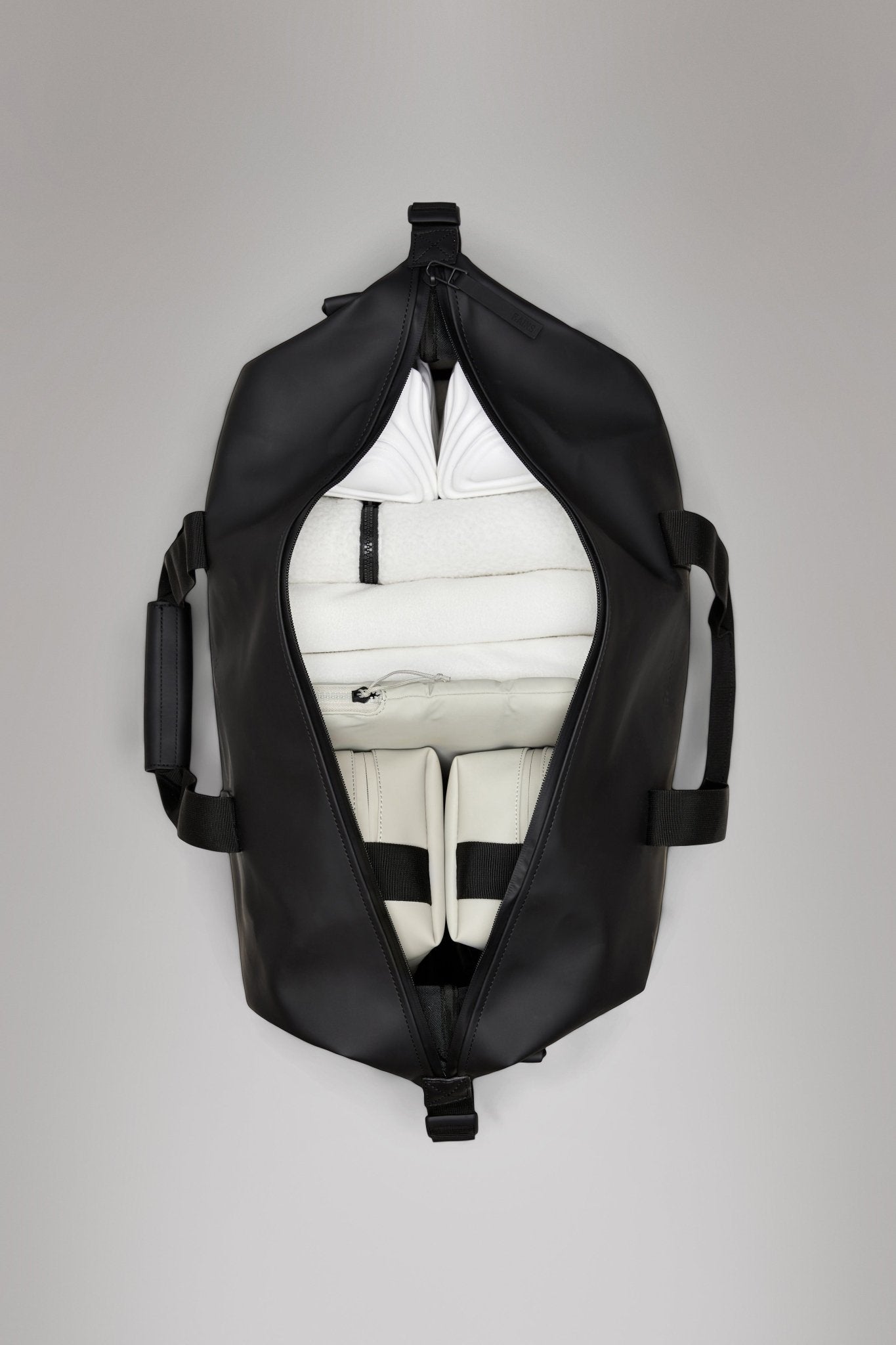 RAINS HILO Weekend Bag Large W3 - Boutique Bubbles