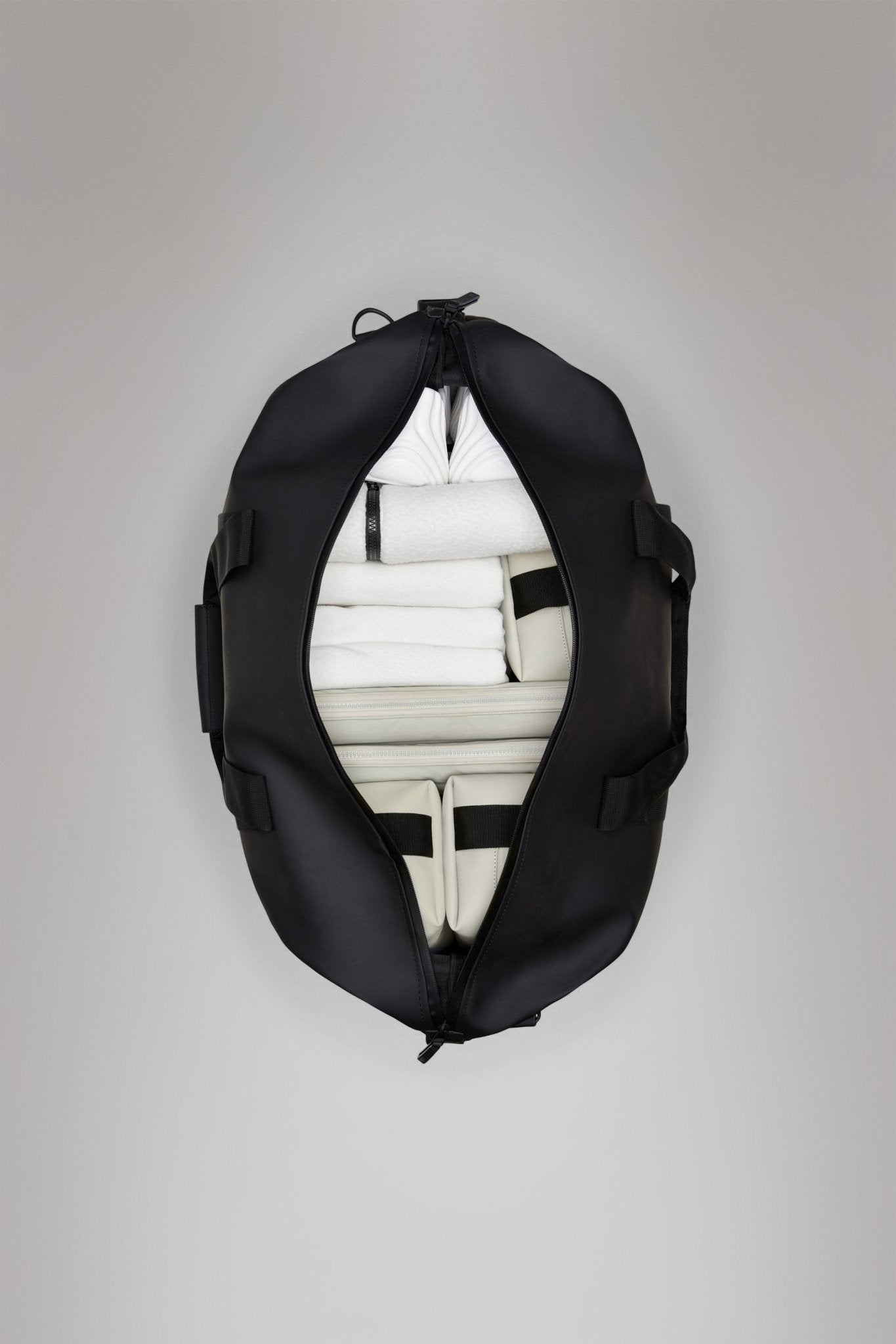 RAINS HILO Weekend Bag W3 - Boutique Bubbles