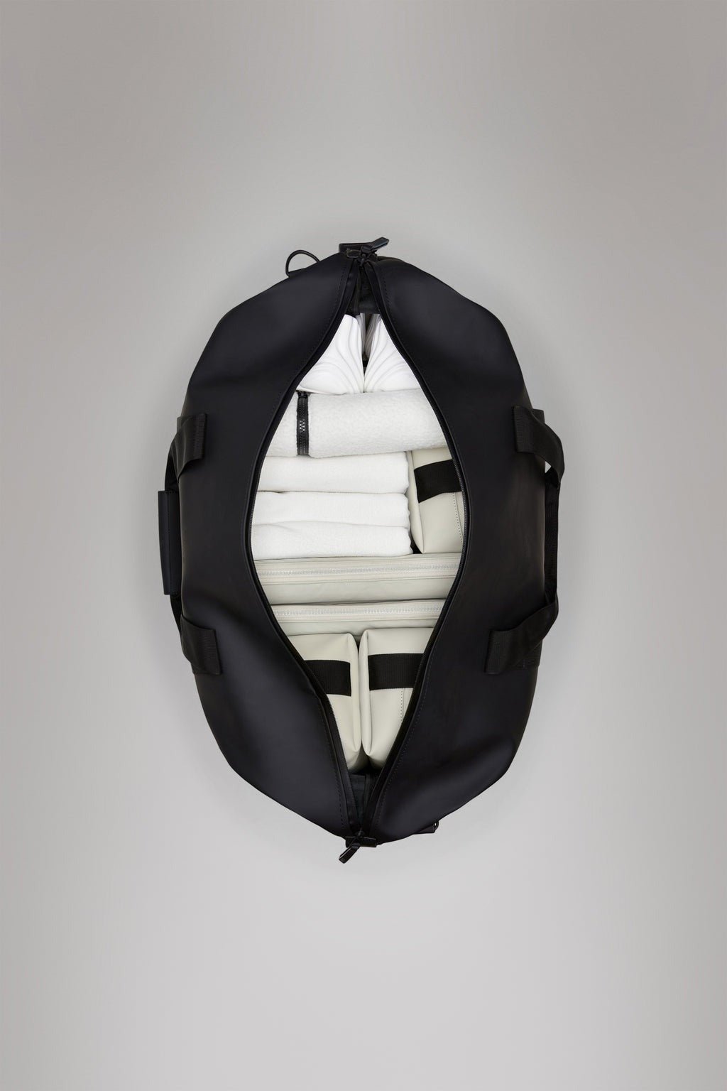 RAINS HILO Weekend Bag W3 - Boutique Bubbles