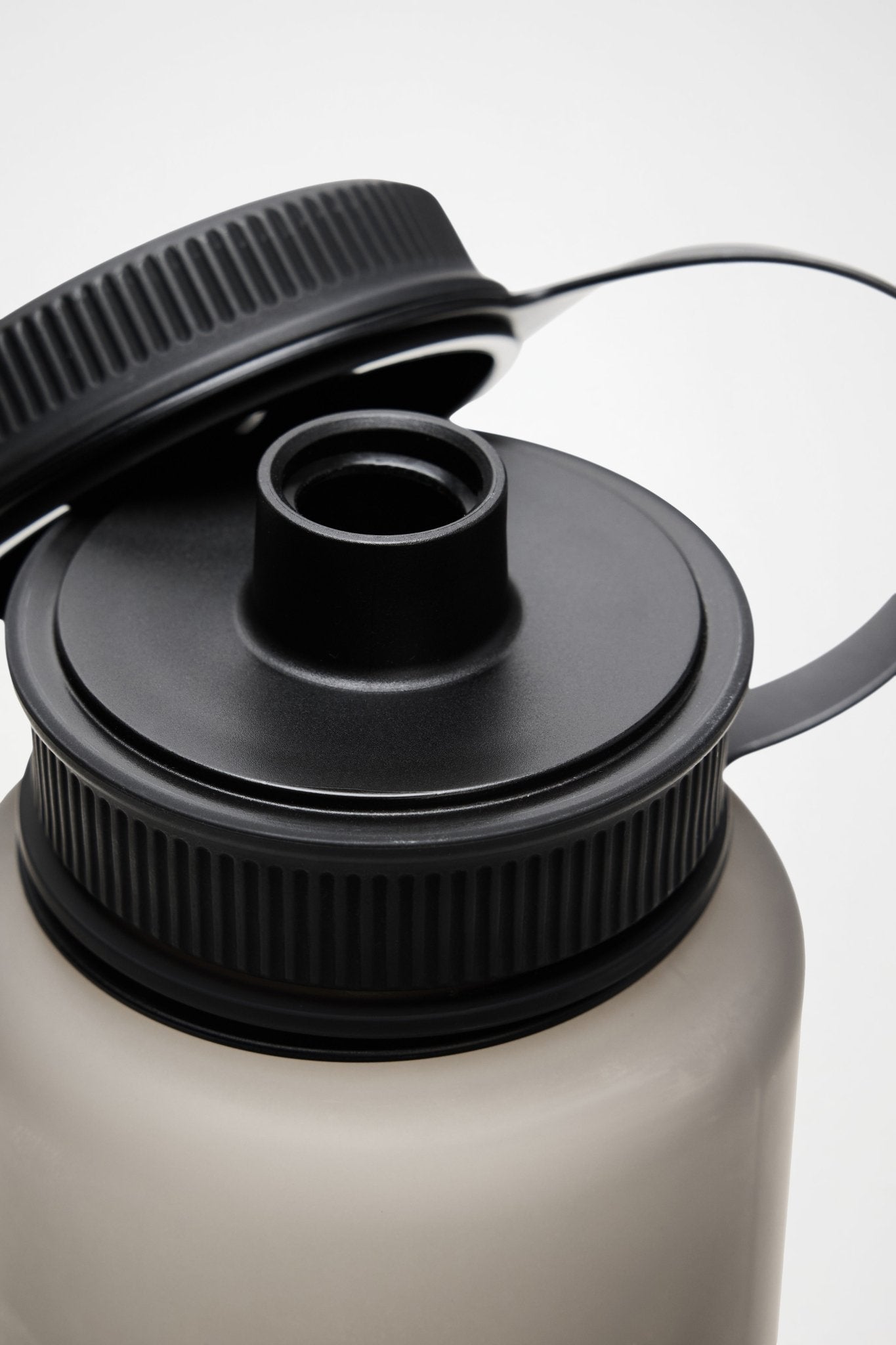 RAINS - Water Bottle 900ml - Boutique Bubbles