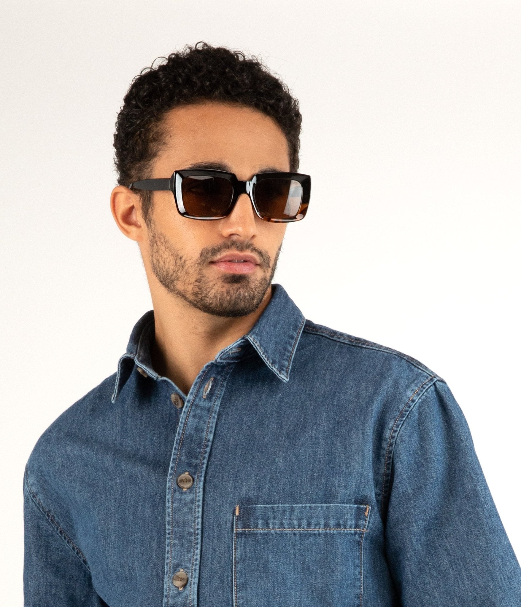 MATT&NAT CERA 2 - Boutique Bubbles