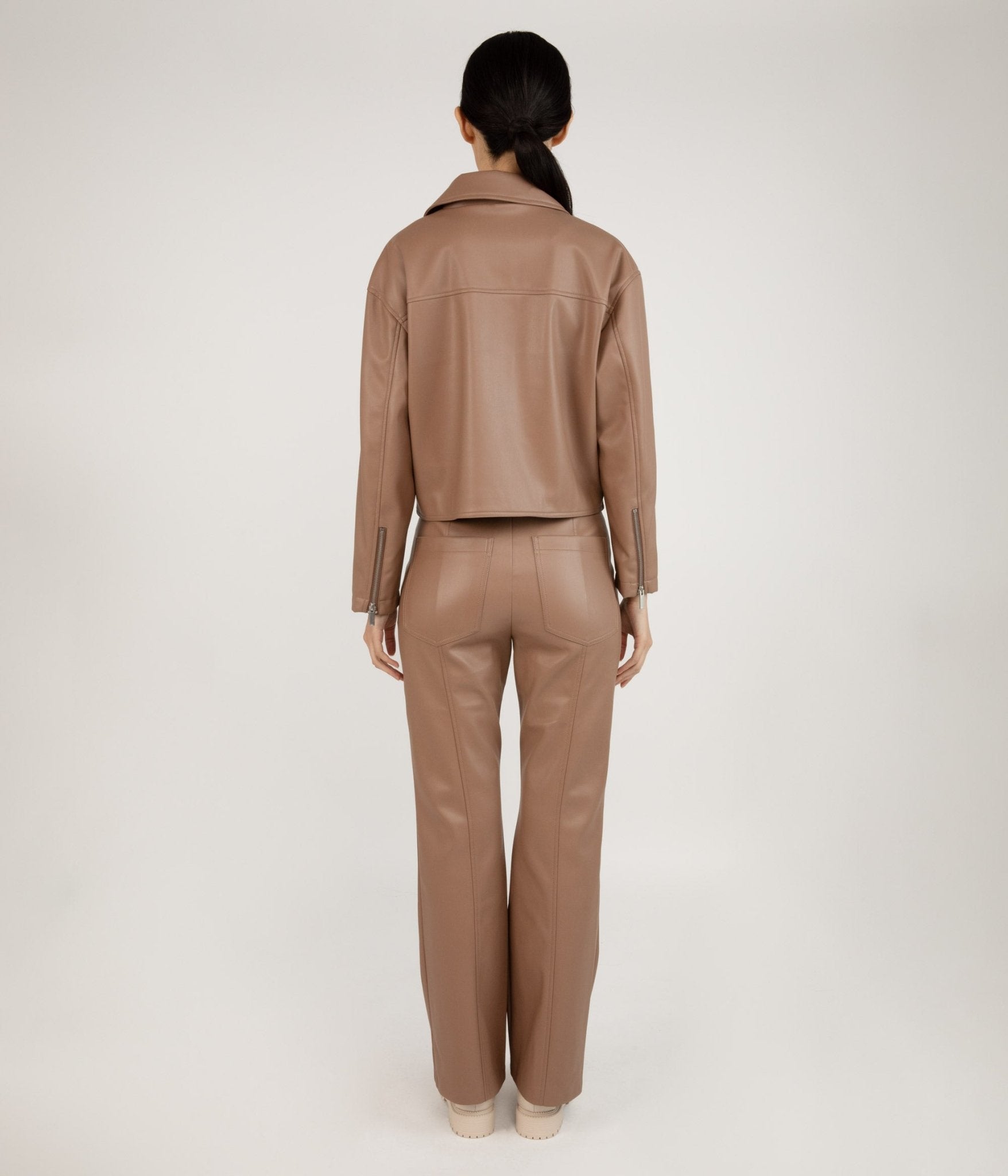 MATT&NAT GWEN - Boutique Bubbles