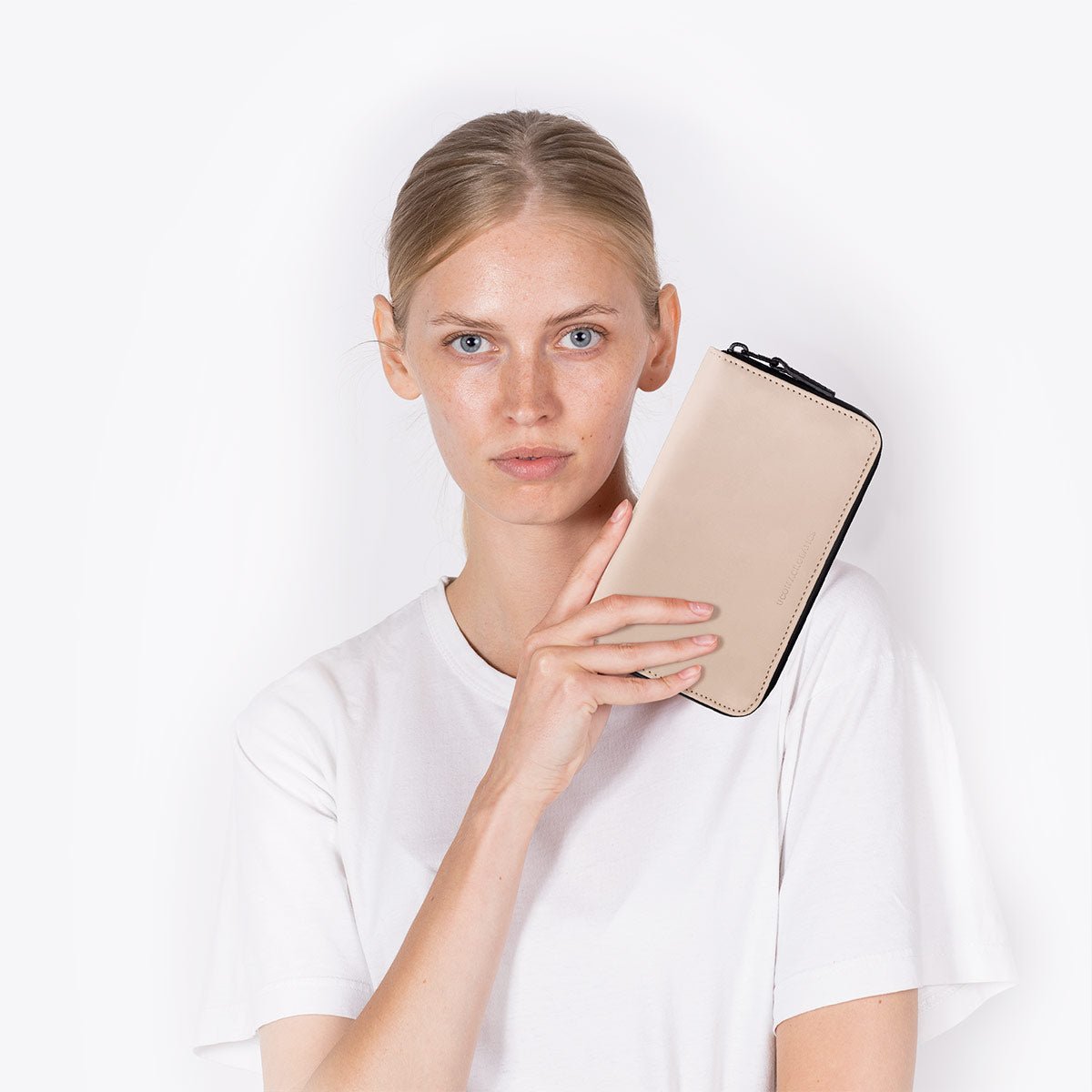 UCON ACROBATICS Naira - Wallet - Lotus - Boutique Bubbles