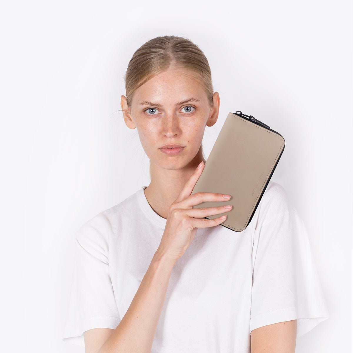 UCON ACROBATICS Naira - Wallet - Lotus - Boutique Bubbles