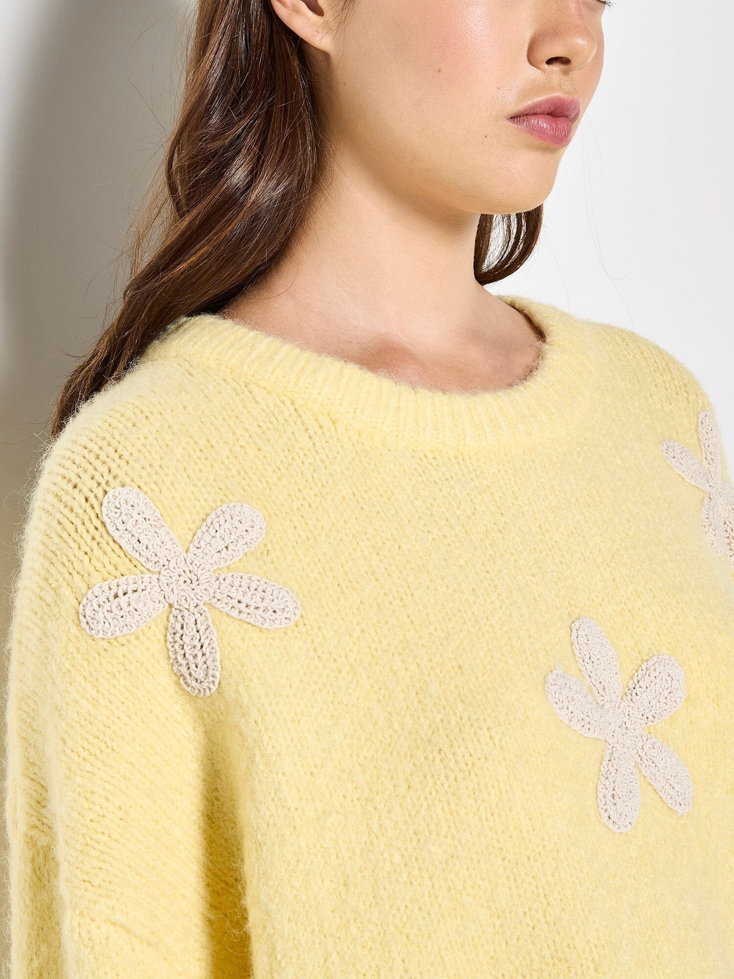 APRICOT - Daisy Applique Chunky Knit Jumper - X187812 - Boutique Bubbles