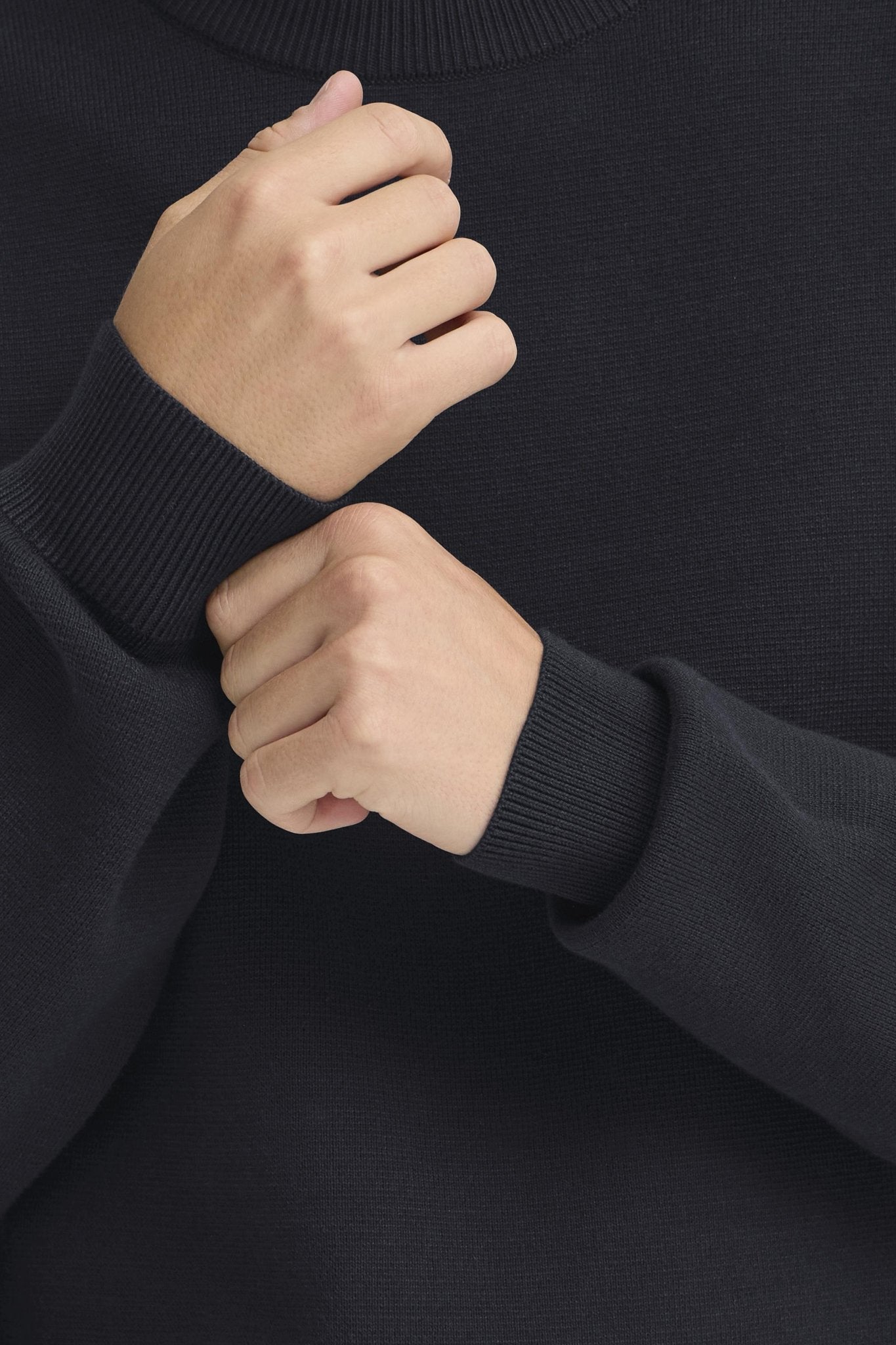 CASUAL FRIDAY - CFTHEO 0231 MILANO CREW KNIT - 20506022 - Boutique Bubbles