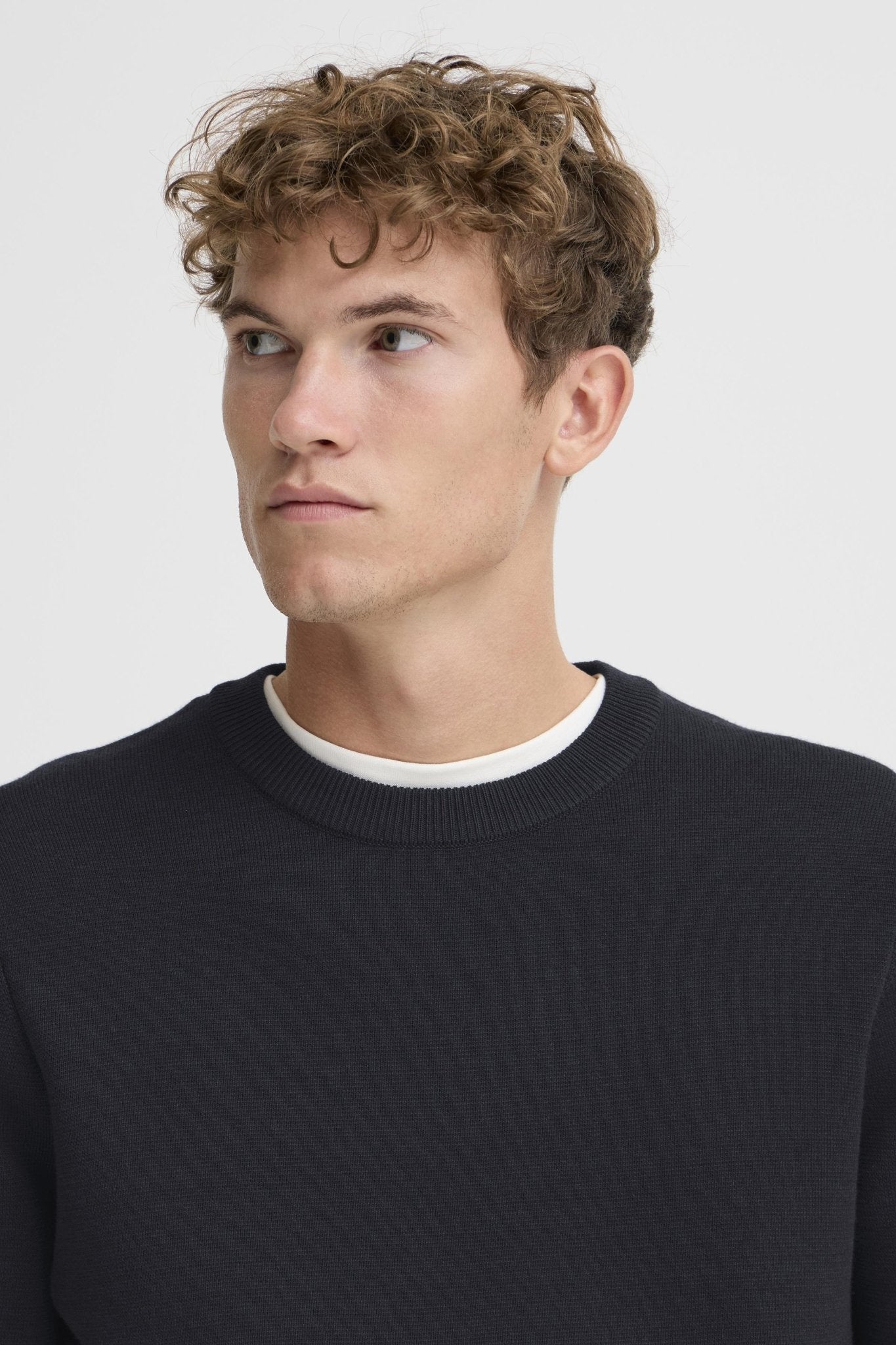 CASUAL FRIDAY - CFTHEO 0231 MILANO CREW KNIT - 20506022 - Boutique Bubbles