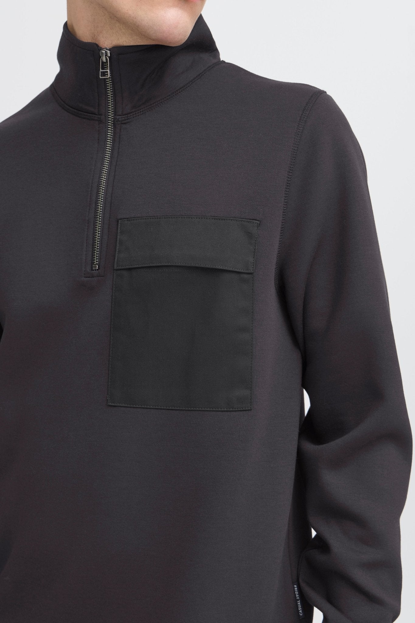 CASUAL FRIDAY - RO viscose sweat w.contrast pocket - 20505627 - Boutique Bubbles