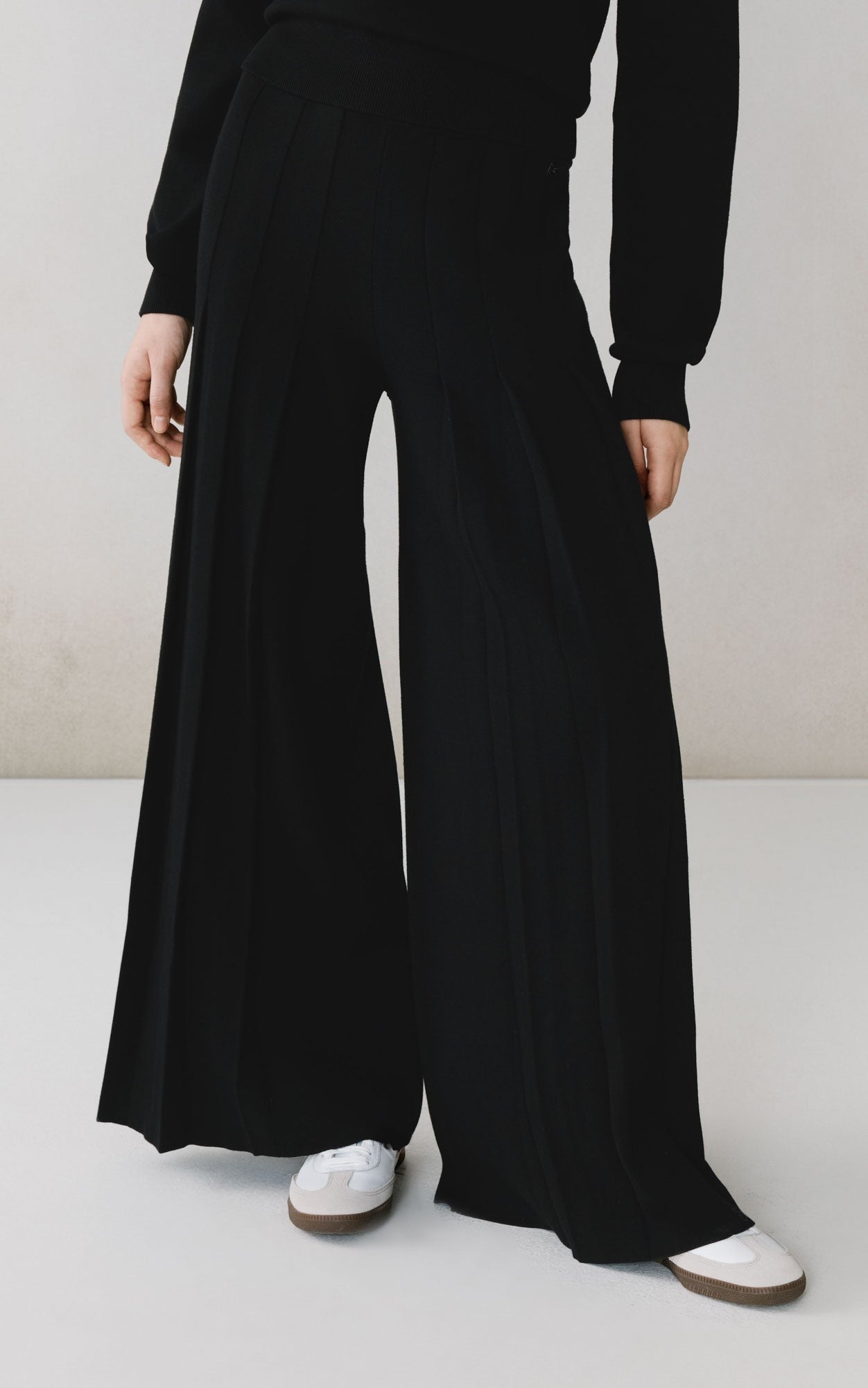 SOIA&KYO DARA - Pleated Wide Leg Pant - Boutique Bubbles