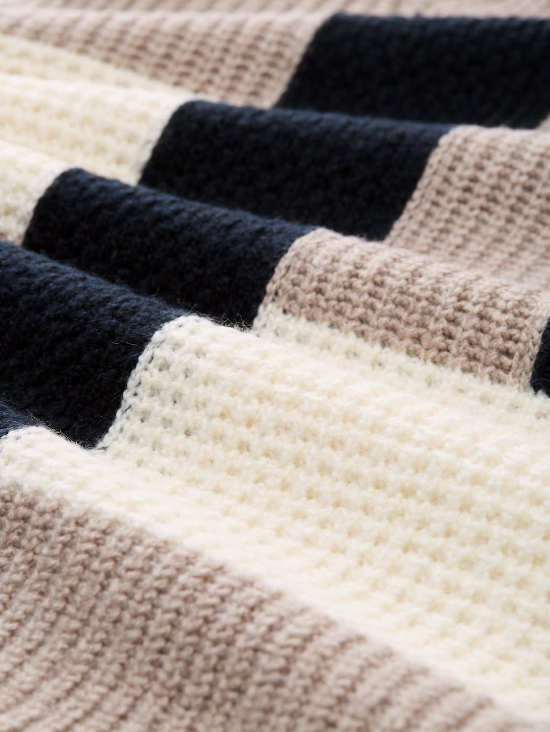 TOM TAILOR - Loose fit knitted jumper with colour blocking - 1047706 - Boutique Bubbles